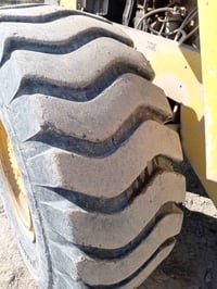 تايرات شفك عدد2 رقم الهاتف 07826341575