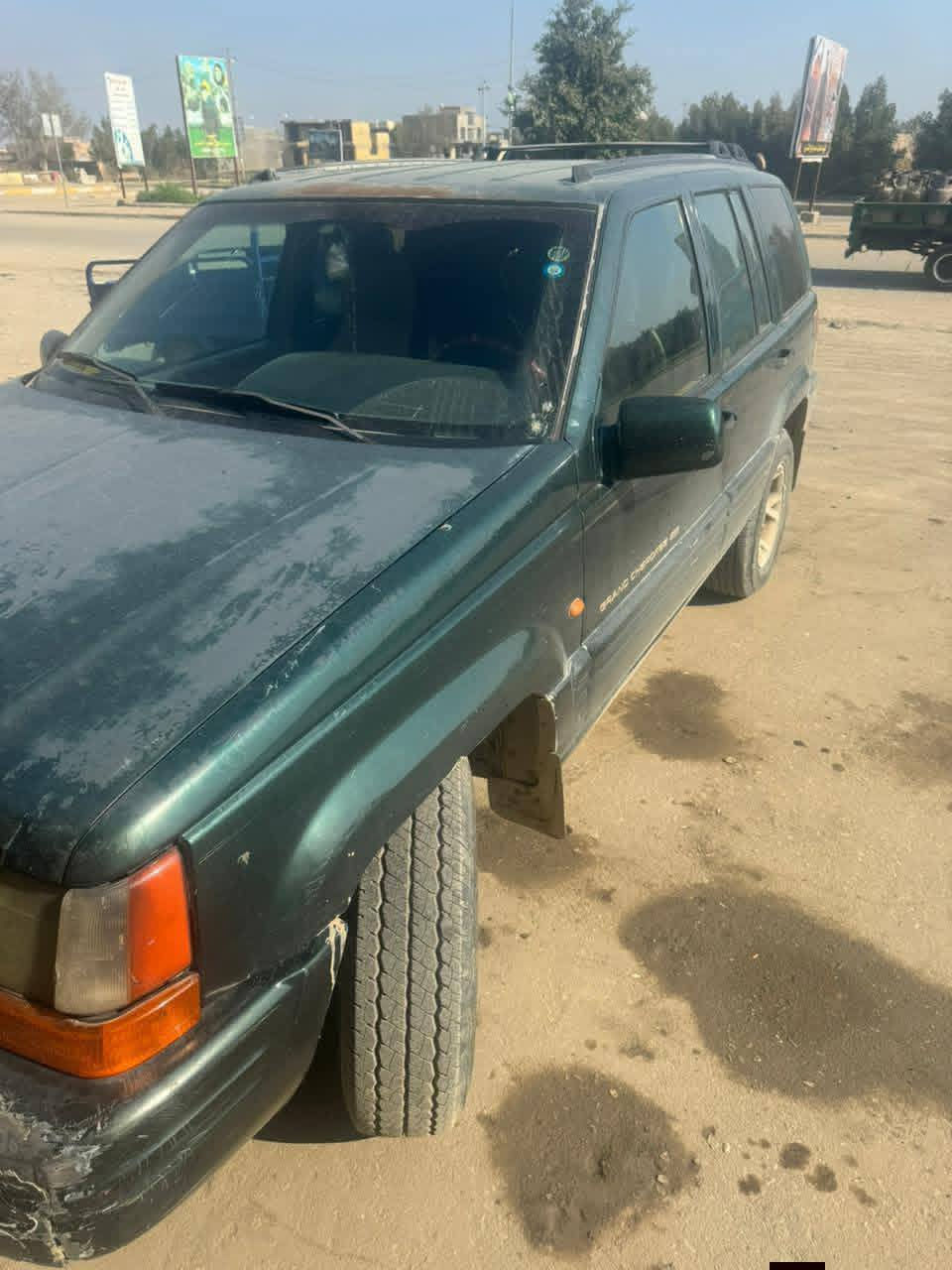 سلام عليكم جيب شيروكي للبيع موديل 97 مكينه كيرشرط تبريد شغال45///او بيه مجال*************
