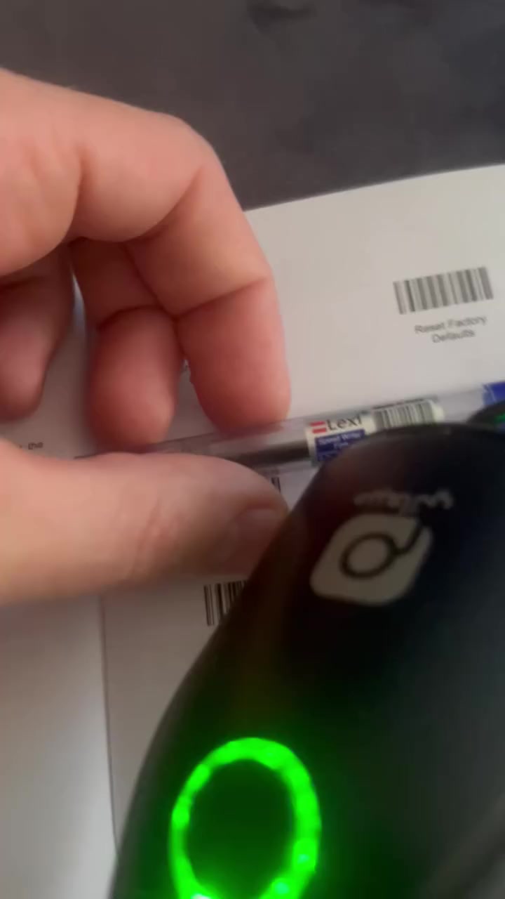 السلام عليكم قارء بركود للبيع 
كيبل تايب c 
يقرء جميع أنواع البركود حتى الصغير و مع ستاند وكيبل 
السعر ٤٠ الف ويا التوصيل


**إذا كنت صاحب هذا الإعلان وتريد حذفه لأي سبب، رجاءا أرسل رسالة إلى الدعم الفني**