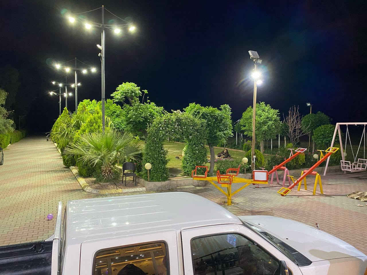 🌙✨ العيد قرب… والفرحة أحلى بالمزرعة! ✨🌙
مع اقتراب العيد، اجمعوا أهلكم وأصدقاءكم واقضوا أجمل الأوقات وسط الطبيعة والهدوء 🌳🌿
🎉 جلسات مريحة
🌿 أجواء عائلية جميلة
📸 مكان رائع للصور والذكريات
سارعوا بالحجز قبل العيد لأن الأماكن محدودة!
📩 للحجز والاستفسار راسلونا على الخاص.
ننتظركم لتعيشوا أجواء العيد ويانا بأجمل صورة. 
للحجز ***********++واتساب
العنوان خلف مطعم ميديا السياحي منطقة حه سار 
المزرعه للسفرات فقط غير مخصص للحفلات
بيارق الخير لتأجير المزارع
