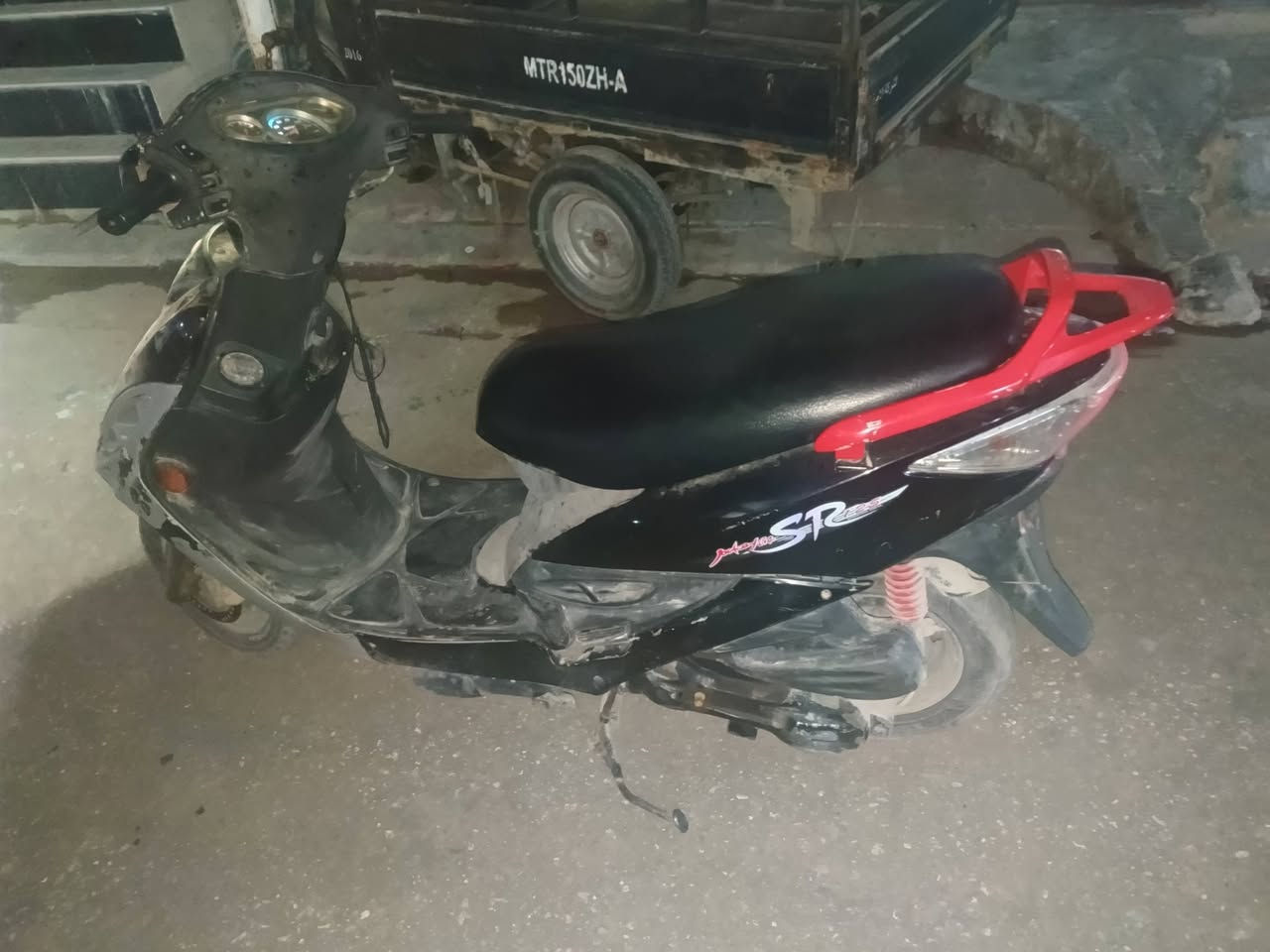 درجه كامكو G4مجفته مره 1 الدجه حلوه وتخبل تشتغل نكرت سلف مكانه نجف نقصه بس هندر التوصل بل خاص او اتصال *********** بدوت وتساب السعر 350 بيه مجال قليل جدآ
