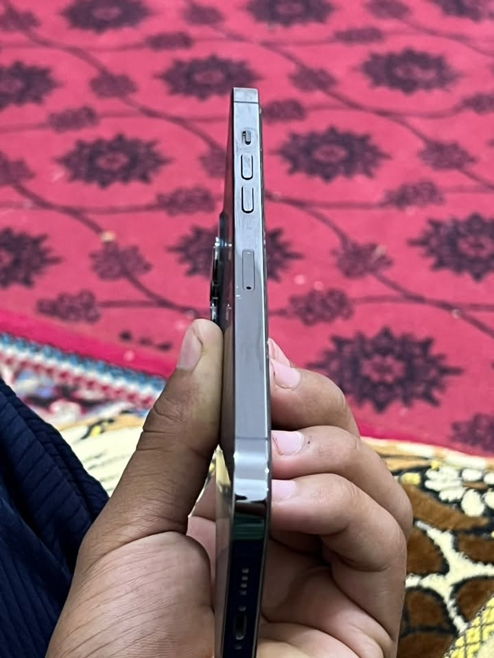 السلام عليكم 12برو ماكس مكفول كفاله عامه لزلغ مابي جهاز ذكره 512شرق اوسط نموذاجN بطاريه77 رقمي ***********

