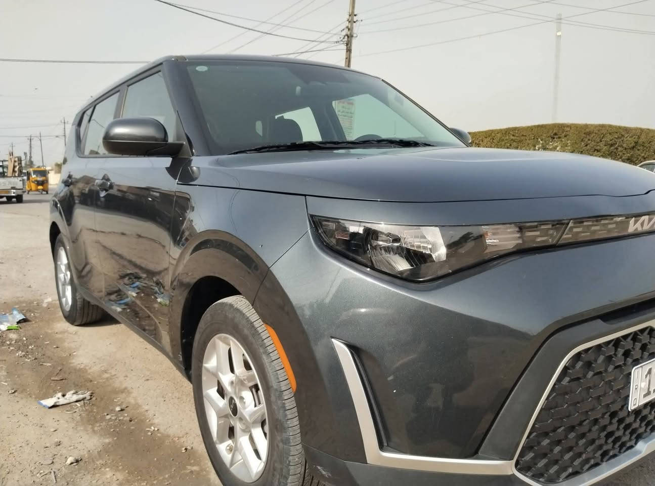 للبيع كيا صول موديل 2025 بجم كبس 
الضرر جانبي جاملغ سائق وباب سائق 
السيارة ليبل واحد بيهة صبغ قطعة ونص 
المواصفات 
شاشة كبيرة تدعم كار بلي 
كامرة دوارة 
تحكم استيرن جهتين 
كروس سرعة 
رادار خلفي وأمامي وجانبي 
توقف ذاتي 
اطفاء ذاتي 
ويل كب 
ثلاث انضمة قيادة 
عداد المسافة 10مايل 
وبعد هواي بيهة مواصفات 
السعر 158ورقة 
السيارة رقم بغداد سنوية باسمي الخميس رقمتهة قبل يومين مكاني بغداد الزعفرانية وبل خير على المشتري 
*********** السونار مرفق وية الصور وتحياتي للجميع
