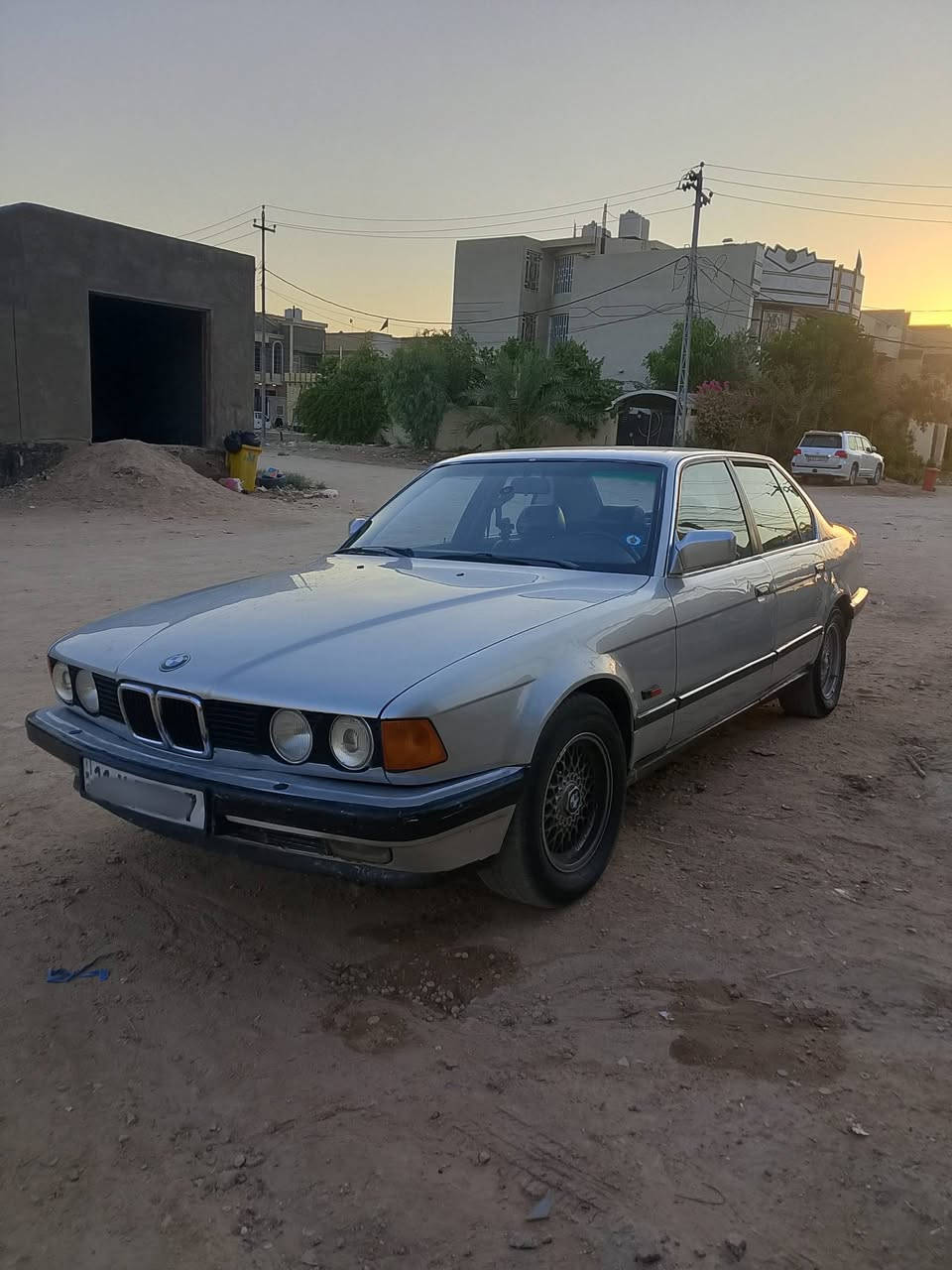 سلام عليكم
BMW 735
6 سلندر 
بلادي غاز وبانزين سياره مصبوخه جماليه و داخل نضيف شوفت عينك السياره معمره جديده الون سلفري السياره نضيفه 
السعر 47 وبيهه مجال 
اي استفسار اتصل ع الارقام التاليه 
***********
***********
كربلاء
