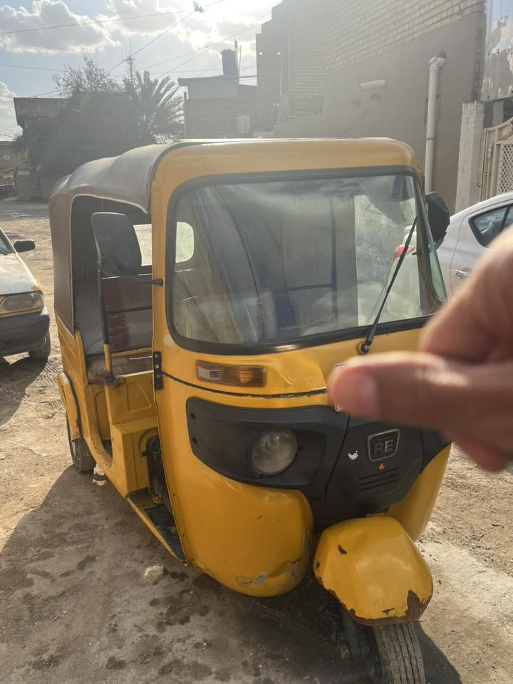 السلام عليكم شباب تكتك موديل ١٩ رقم وسنويه تحويل ثاني يوم  مكاني بغداد البلديات  مصبوغه عام 
***********
