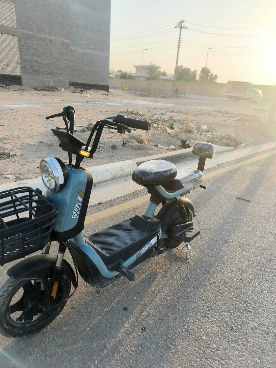 دراجة شحن حجم 14 ريان البيع 
الدراجة مكفولة من أي عطل 
بطاريات نضيفات شرط الفحص دراجة ماصارلي هواي من مشترية جديدة 
سعر : 300 وبي مجال بسيط 
أي ستفسار ثاني خاص أو على الرقم  ***********
