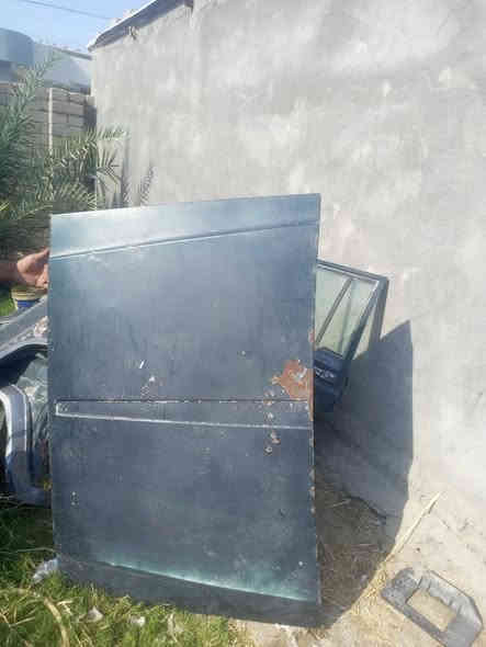 سلام عليكم يوجد غراض جيب شيروكي موديل 92اربع بيبان كاملات جام وابطاين وكشنات الوره  وشباج دعاميه وجاملاغات امامي المكان البصره رقم الهاتف ***********
