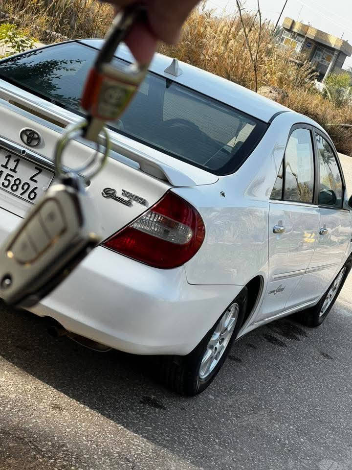 السلام عليكم 
كامري 2005 خليجي بغداد انكليزي بسمي سياره كراند 6 سلندر مكفوله كير مكينه حداديه تبريد مكفوله من الصبغ فقط جاملغ خلفي بارد مكاني بابل الاتصال على الأرقام التاليه 
***********
***********
