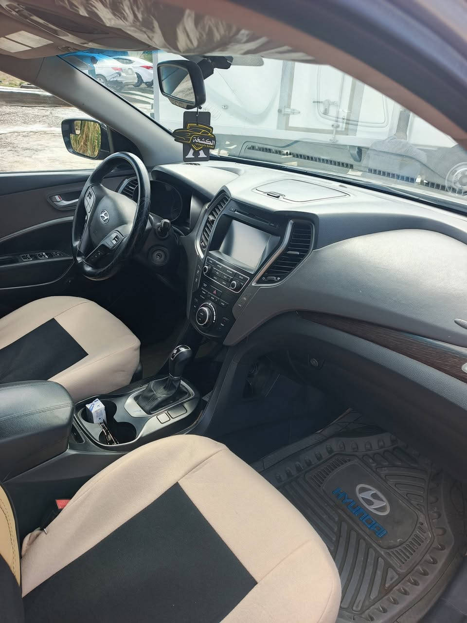 سلام عليكم سنتافي موديل 17امريكي مكينه 2400 شرط الفحص سنويه جديده ورقم جديد حادثه بصيط كلش  موجوده صور سياره جديده بمعنى الكلمة السعر 150وبيه مجال الشراي يتصل على الرقم ***********مكان السياره الديوانية
