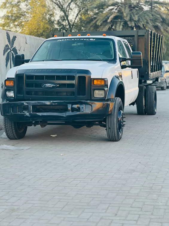 سلام عليكم  سياره للبيع  فورد موديل 2008  نوع F550 محرك  وكير  كفاله  عامه السياره نضيف  تخم تايرات ادامه كامله  باتري جديد داخل نضيف  محرك 10 سلندر السياره      بانزين كير علاك السياره نضيف جداً كمرك مدفوع قرص كامل بس تروح تمشي معامله ينطوك الرقم مكاني الحريه شارع المدارس ***********عارضه ب٩٠وبيها مجال حك الجيه
