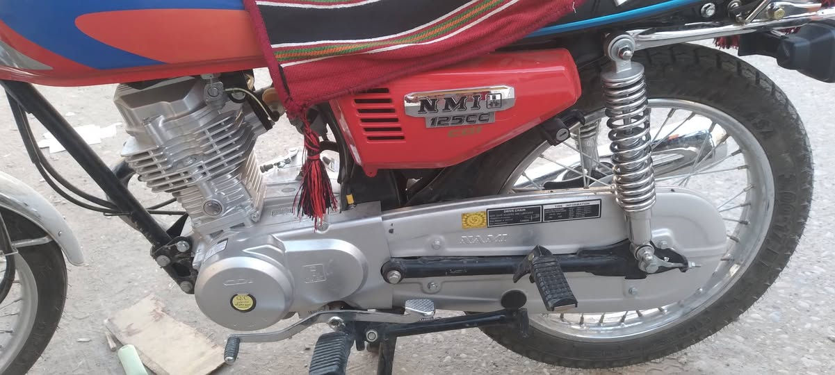 دراجه للبيع جديدة صاله اقل شهر طالع من الوكيل 
اوراق سكنر بعده دهن ممبدل شراي يتصل 
***********
