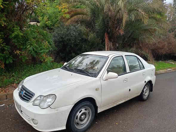 سيكي 13كصه قديمه
السياره بلديه بيها شبر صبغ بجاملغ اليسار 
شرعيها بل معارظ 
يحول بس 
***********
***********
