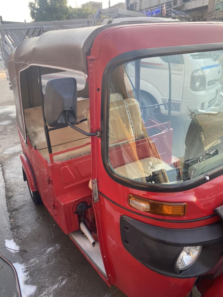 سلام عليكم تكتك للبيع مرقم 21 
بيهء طخه شبر جوه البكلايت معمره 

رقم ***********
