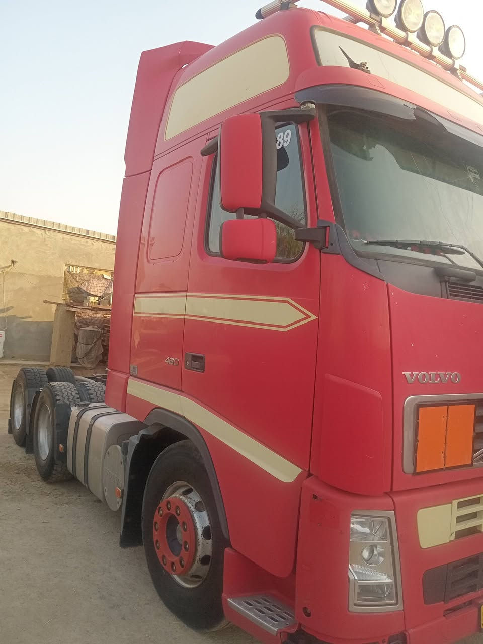 لبيع فالفو سحال خلفي مزوج 2004كير عادي3×3 مربوطه فلات ذات جوانب متحركه عربانه ما موجوده سنويه ل30 عنوان واسط لحفريه سياره كفاله عامه مكلشي  ***********
