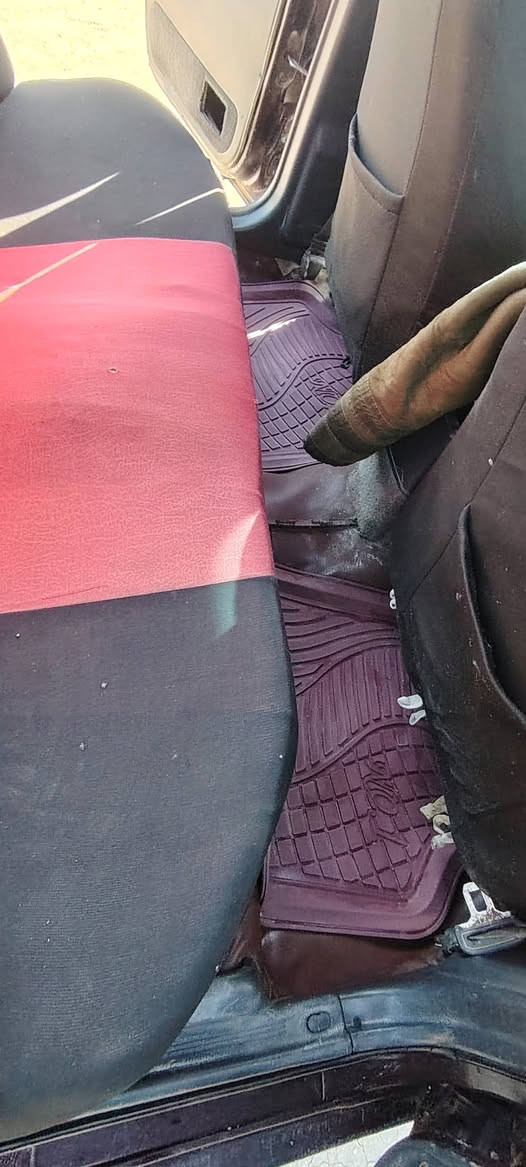 النترا دمعه موديل 1993
السلام عليكم ورحمة الله وبركاتة 

النترا دمعه موديل 1993 مثل ما موضح يمك بالصور السياره باسمي مشروع وطني 

مكينه وكير خير من الله والسياره ما بيه صرف بانزين ومال عيشه اشتغلت بيها بالتوصيل خير من الله بس احتاجيت وراح ابيعه 

اما العطلات اكلك بيها علمود ما تكول ما بلغتني 

الصدر الامامي عوزه هذني الأغراض 

طوبات 2

روس رواط 2 

قواعد دبل 2 

اذان اماميه  جوه الراديتر1 

لاستيك رباط مشروح 2

وهذني ما يكلفن غير 100 الف دينار

بيها خيط تبخير جدا بسيط  فقط هذني 

السعر ب 32 ورقه وبيها مجال للشراي 
***********
 وبخدمتكم
