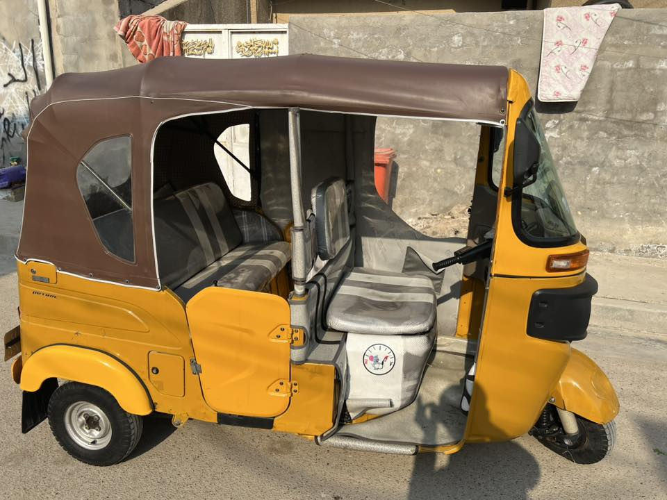 سلام عليكم تك تك للبيع موديل ٢٠٢١ تكتك نضيفى حيل رقم بغداد بسمي ارقام نكليزي تحويل ثاني يوم بيهى فقط بارد خفيف يم قبق البانزين السعر ٧٣٠٠ وبيهى مجال للأتصال ***********
