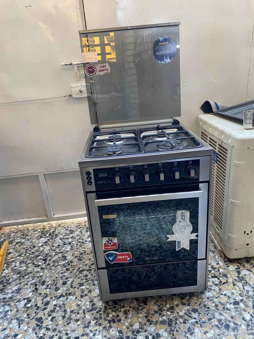 طباخ للبيع مستعمل شي قليل اربع مشاعل مع فرن منفصل العنوان بغداد حي اور ***********
