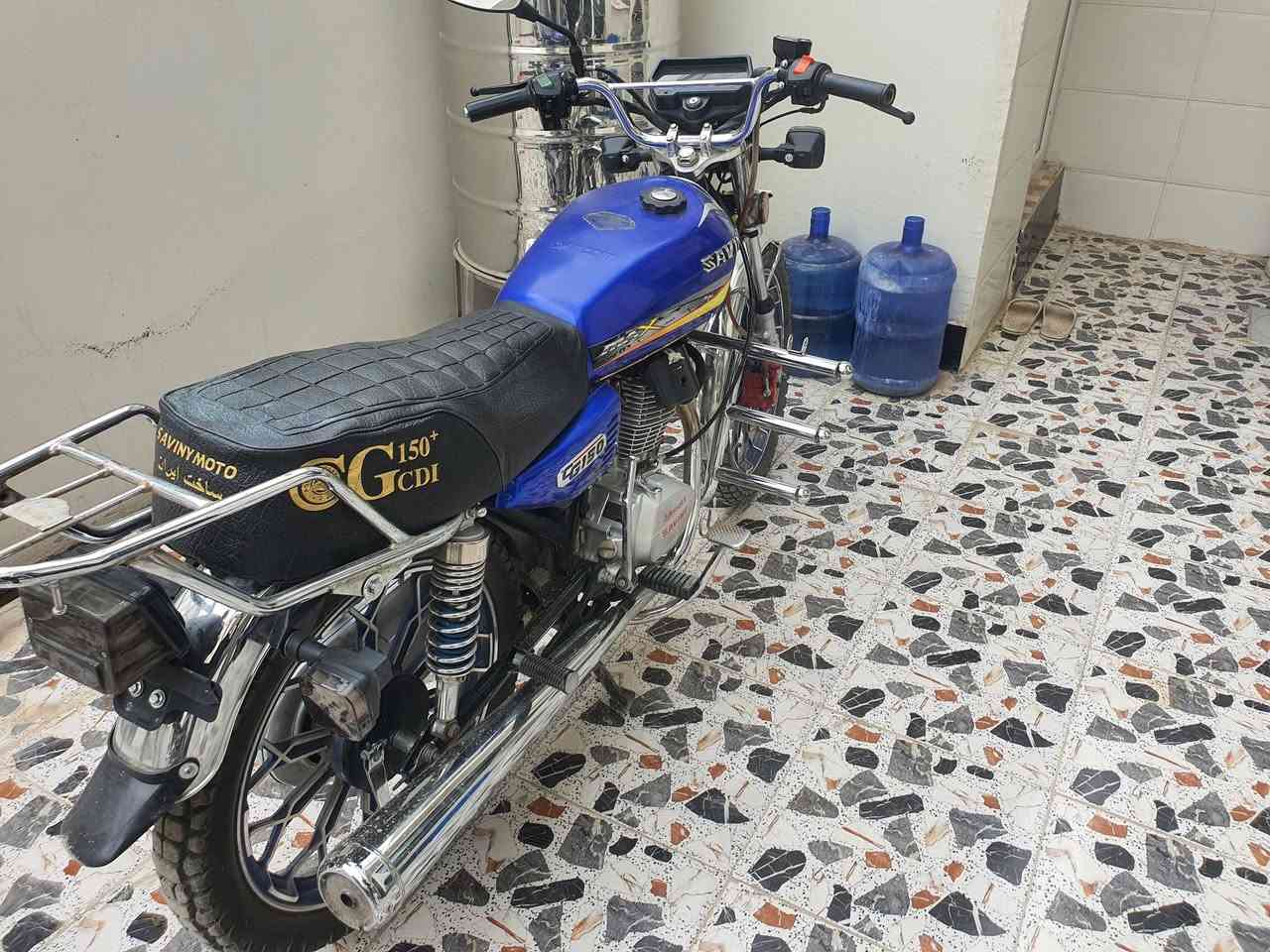 السلام عليكم سيفان موديل ٢٠٢٤ الدراجه نضيفه وحلوه كلش واحلى من الصور بعد عندي بيها مكاتبه مال أربيل مكينتها كلش حلوه تجي وتشوف بعينك الدراجه مامتعوبه ابد السعر ٥٥٠ الف 
مكان ديالى بعقوبه تقاطع القدس
*********** للتواصل
