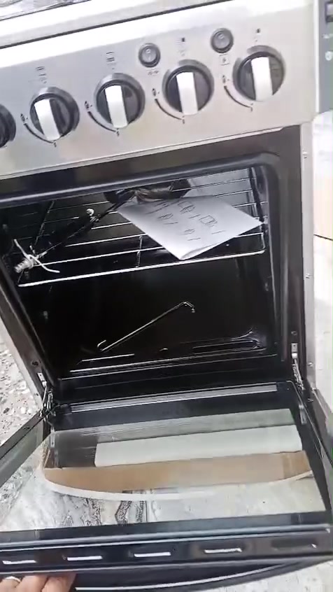 طباخ جديد ممستعمل ولا مره بعده بلباكيت
جنرال 4 عيون 60×60
السعر: 175
التواصل: ***********
