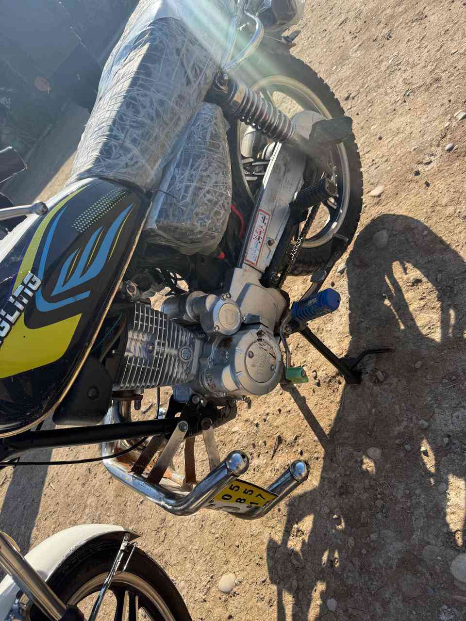 السلام عليكم دراجه سيفان موديل ٢٣ محرك 200cc أورق كامل كهربائيات سلف هندر اشاير لايت عالي ناصي نشرات كامله مكينه خير من الله مكينه شلعه تايرات جدد دبلات خلفيه او امامي جدد نقص قبق صينيه جوه او الباتري نص عمر 
مكاني تقاطع ابو حسرة شراي يتصل *********** .(سعر550بيها مجال بسيط)بصمه تشغل عن بعد
