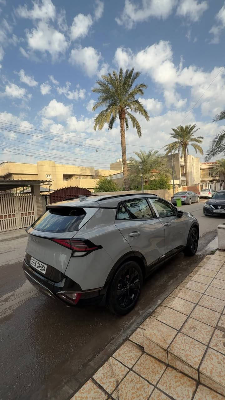 السلام عليكم 
سبورتج موديل 2025 شركه اكدال 
(( خليجي)) // بلاك ادشن داخل زيوتني 
ماشيه 16 الف 
بيه ملاحظات بسيطه 
242 ورقه وبيه مجال قليل كلش 
  اتصل ع اوتساب او هاتف 
*********** 
وبلعافيه ع ياخذها
