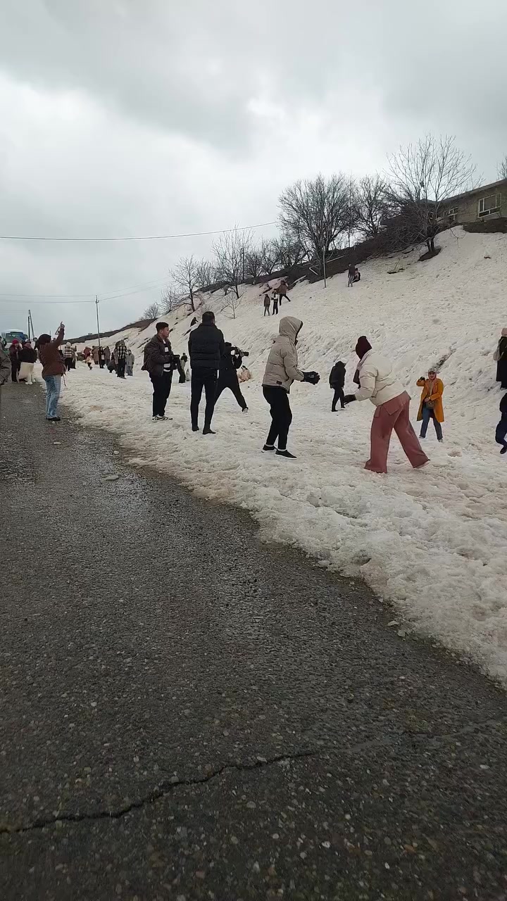 رحلتنا الى جبل الثلجية❄️❄️
اليوم الخميس ١٢-٢-٢٠٢٦

‏‎اني محمد ابو سيارة خاصة، من داخل سليمانية
 ( ٤ راكب، ٧ راكب، ١٤ راكب) 🚗🚌 
تأجرني نفتر الثلوج و مصيف
‏‎ رقمي ***********
