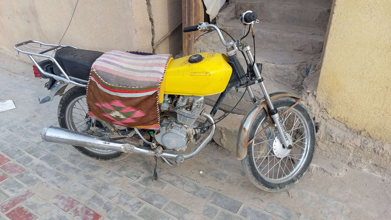 السلام عليكم
اربعه كير بدون اوراق كلك السعر 250وبيها مجال مكاني الحر


**إذا كنت صاحب هذا الإعلان وتريد حذفه لأي سبب، رجاءا أرسل رسالة إلى الدعم الفني**