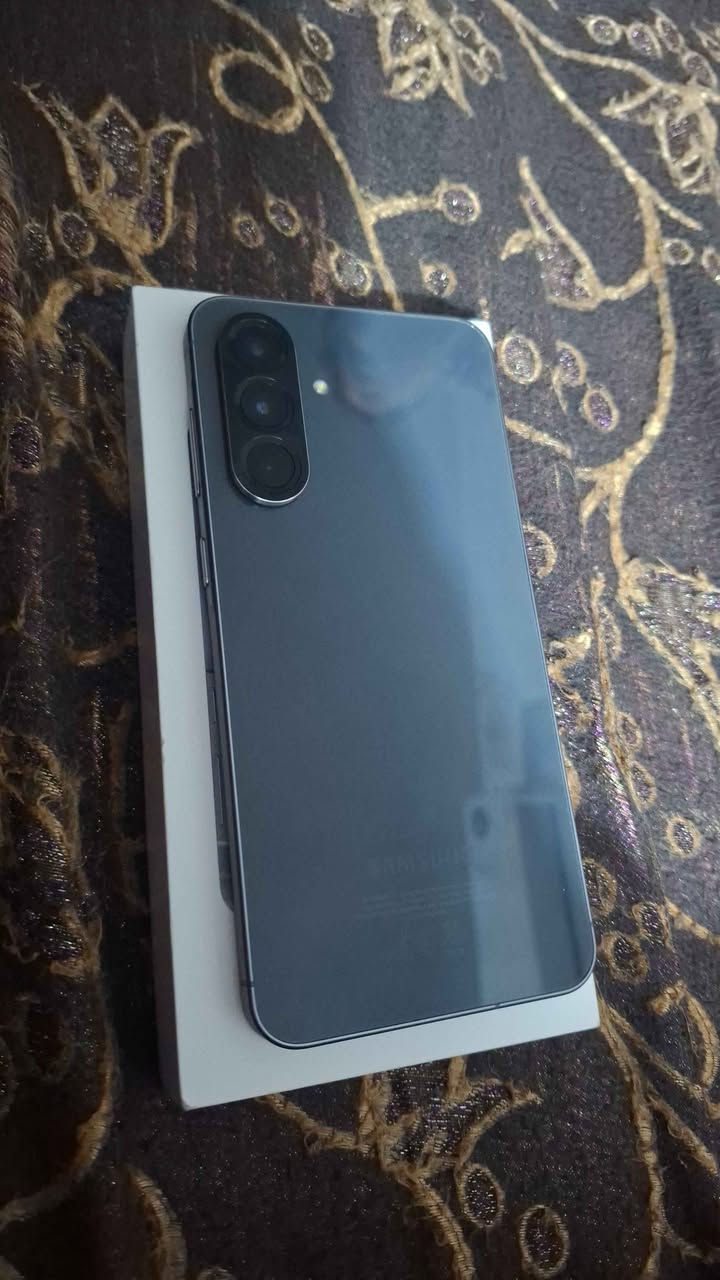 A56 ذاكره٢٥٦ رام١٢ملحقات كامله سعر٤٠٠بغداد الحريه*********** بغداد, العراق
