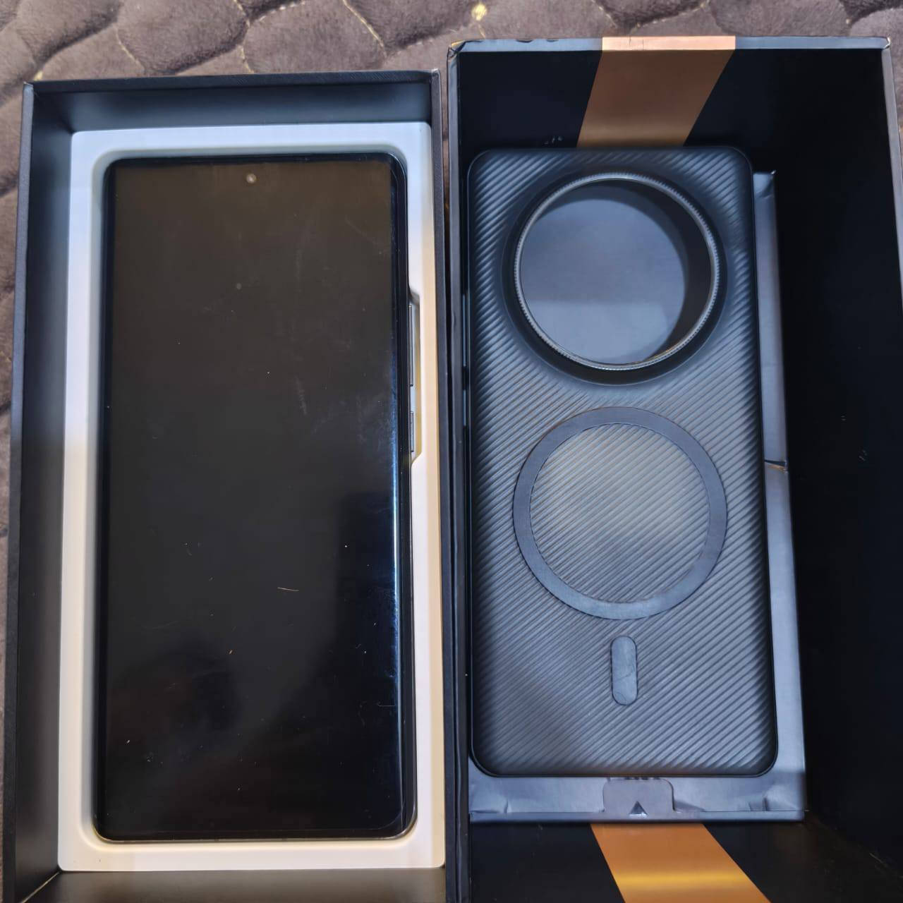 السلام عليكم شبابنة الغالين.
فلاگشیب Realme.

GT 5 PRO اللون اسود

للبيع او المراوس شنو عندك دزلي خاص

Snapdragon 8 Gen3 الجهاز يجي بمعالج

الاحدث من كوالكم

الشاشة عملاقة بسرعة تحديث 144 هيرتز بتقنية Itpo متغيرة التردد يعني بالالعلاب

طيارة والبيجي 120 فريم

مع اضائة 4500 شمعة يعني كلشي واضح

حتى بالشمس المباشرة

يجي ب اقوى بطارية من ناحية الاستخدام عن تجربة وتكدر تتاكد بفيديوات اليوتيوب بحجم

ΜΑ 5400

بسرعة شحن 100 W مع ملاحظة

ذاكرة الجهاز (256)

مع عشوائية 12 وتكدر اتضيفلهة 12 وتصير عندك 24 بس عشوائي. انت متخيل

.

اما من ناحية الكامرة فهو فلاگشب اکید تاخذ

بي صور سنمائية تموت

الجهاز نظافه 100%

الجهاز يجي مع شاحنتة الاصلية ال 100 W 

ويا كارتونه

سعرة 800 الف فقط مستعجل على بيعتة اتمنة من الي ميعرف الجهاز يعبر المنشور
مكاني البصره القبله
***********
