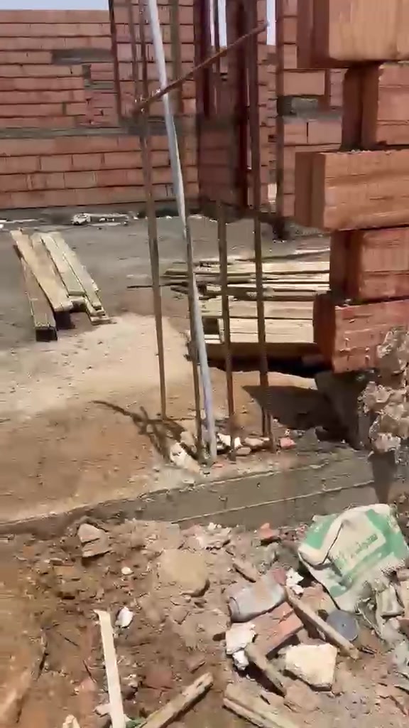 بناء مساحه 200 متر كما موضح لكم في المقطع الفيديو سعر البناء 1500 يوجد بناء بكميات كبيره التواصل *********** واتساب فقط
