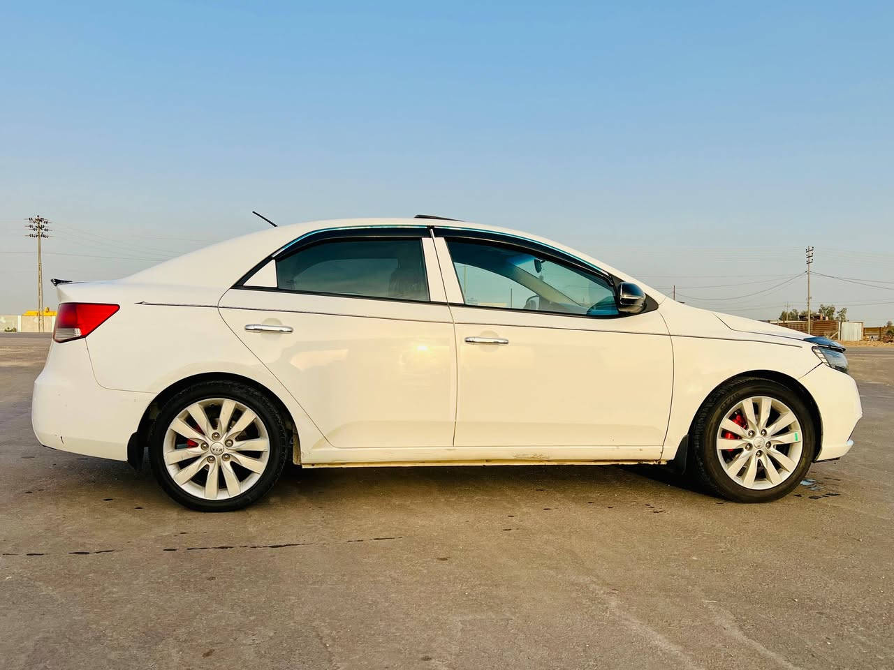 يالله السلام عليكم
للبيع سيراتو 2013 خـلـيجـي فول عدا البصمه
السيارة بيه صبغ  قطعتين
كشرها حيل نظيف
عندي وكاله عامه بيه تحويل ثاني يوم
- مواصفات السيارة
- شاشه
- اشاير بل مري
- فتحة
- بلوتوث + حاكية
- مدخل AUX + USB
- تحكم استيرن
- دواخل لون واحد
- مانع انزلاق
- حساسات خلفية
- حساسات جانبية
- تخم تاير 
- وباقي المواصفات
اخوان سيارة نظيفة حيل وجاهزة 
ماشيه 170 حقيقي
للاخير من كير ومحرك وحدادية برغي واحد معايزها الف عافيه للي ياخذها
السعر ب105$

مكاني بابل 
***********
***********
