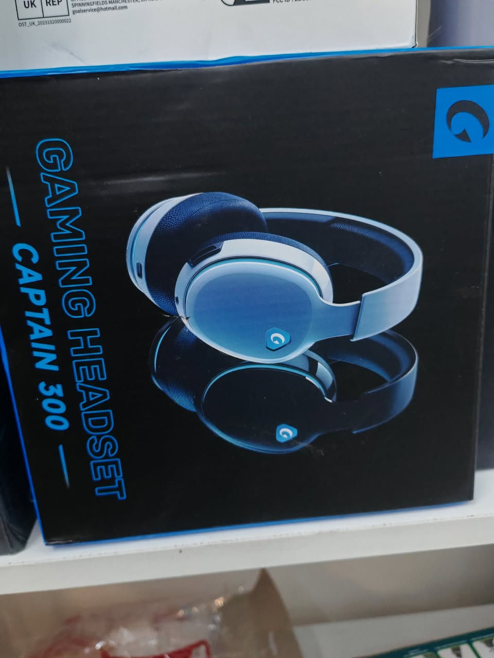 ​🎧 سماعة Captain 300.. الأداء الاحترافي الذي تستحقه! 🚀بسعر ٥٠ الف 
انغمس في عالم الألعاب مع السماعة التي تجمع بين القوة والأناقة. سماعة Captain 300 صُممت خصيصاً لتعطيك الأفضلية في كل معركة! 🏆
​✨ لماذا تختار هذه السماعة؟
​اتصال ثلاثي: تدعم اللاسلكي (قطعة USB)، البلوتوث، والاتصال السلكي. 📶
​إضاءة RGB: تصميم عصري يضيف لمسة سحرية لغرفتك. 🌈
​بطارية قوية: استمتع باللعب حتى 40 ساعة متواصلة دون انقطاع. 🔋
​مايك احترافي: ميكروفون عازل للضوضاء وقابل للفصل لتواصل نقي مع فريقك. 🎤
​راحة تامة: وسادات أذن ناعمة مصممة للاستخدام الطويل. ☁️
​🚚 يوجد لدينا خدمة توصيل لجميع محافظات العراق! 🇮🇶
​📍 العنوان:
ديالى - المقدادية - حي المعلمين - بالقرب من معجنات توتي - مجاور بروستد جكن 📍
​📞 للتواصل عبر واتساب:
*********** 📱
