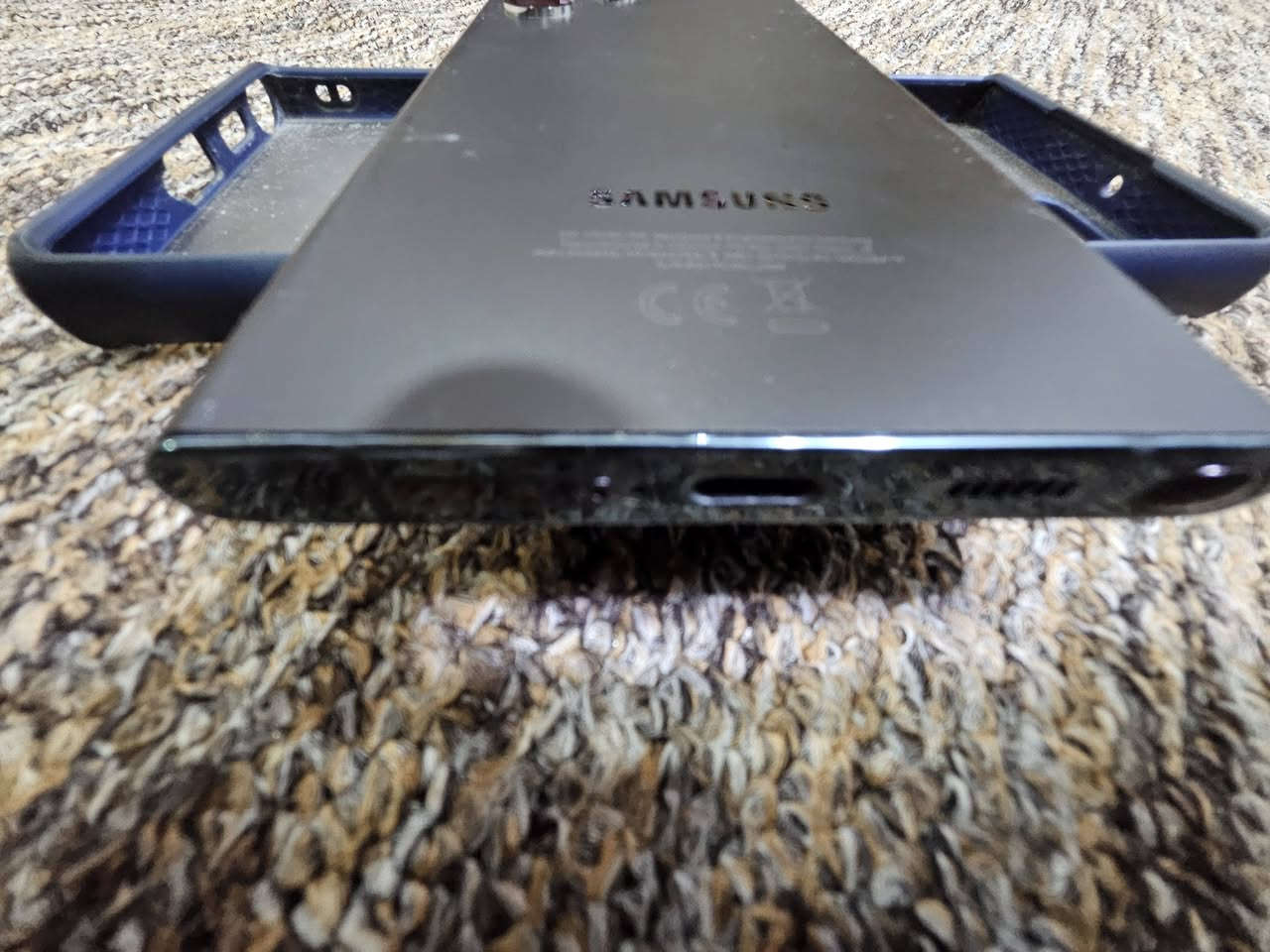 السلام عليكم اس ٢٢الترا شرق أوسط خطين ذاكره ٢٥٦ امبدل شاشه درجه اولى صيني لبيع او للمراوس لاستفسار ***********
