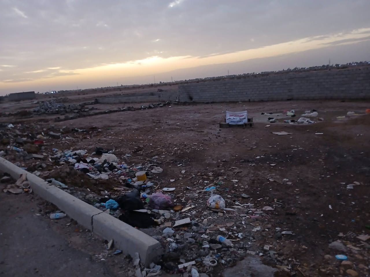 يوجد قطعة ارض للبيع في الحي الحشد مقابل فرع المسعود المساحه 400م موقع مميز ركن وبسعر مناسب
الاستفسار ***********
