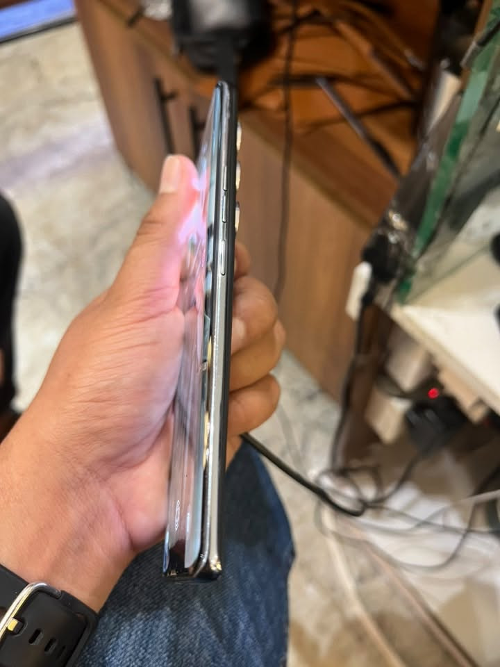 السلام عليكم جهاز نظيف بس بي كم شخط بالشاصي 

تكنو كومن اربعين برو 5G

رايدو ٢٦٥ بي مجال بسيط

***********
