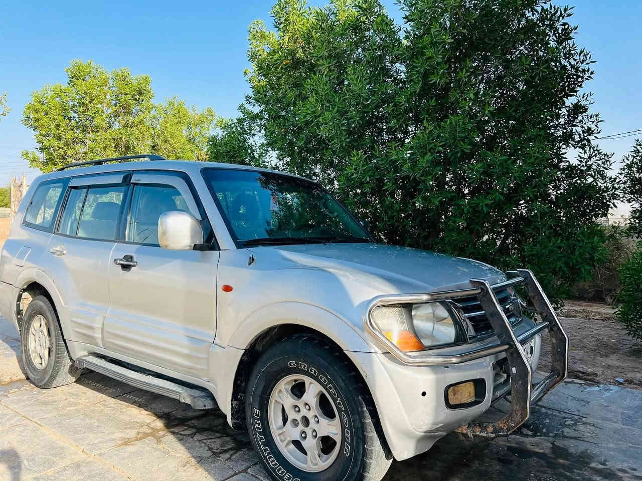 السلام عليكم باجيرو موديل 2002السياره7راكب محرك3000تبريد ثلج السياره تخم تاير جديد صدر خلفي كامل جديد محرك جديد كير ممتاز الرقم *********** السعر 73
