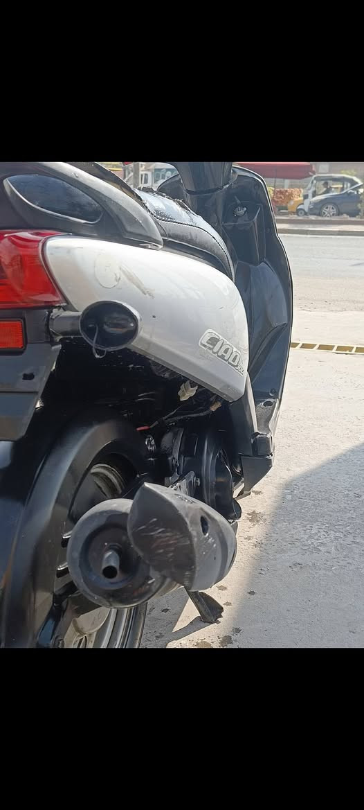 سلام عليكم دراجه فله للبيع اوراق
اصوليه مدفوع الكمرك   موديل 2010 مكينه ناعمه كلش وبرغي ما مفتوح بيها شلعه ومعدل فول 
سعرها 650
مكانها بغداد شهداء البياع 
***********
