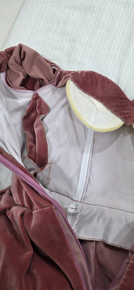 فستان قديفه مخمل رهيب كلش حلو بلبس والفخامه
 السعر ٣٥ الف قياس سمول وميديم ضعيفه توصيل بغداد والمحافظات ٥ الاف


**إذا كنت صاحب هذا الإعلان وتريد حذفه لأي سبب، رجاءا أرسل رسالة إلى الدعم الفني**