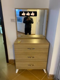 بيع سريع غرفه نوم  خمس قطع مع الدوشك سعرها كلش مناسب  للاستفسار 077428...