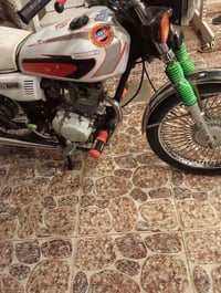 موطور للبيع 2021 اي عيب ما بي  السعر 300 وبي مجال بصيط  الشراي يخابر 0...