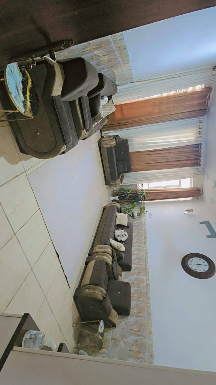 السلام عليكم... بيت للبيع مساحه ٢٠٠ متر طابق واحد بناء ٢٠١٦ بحي الحريه للاستفسار ***********
