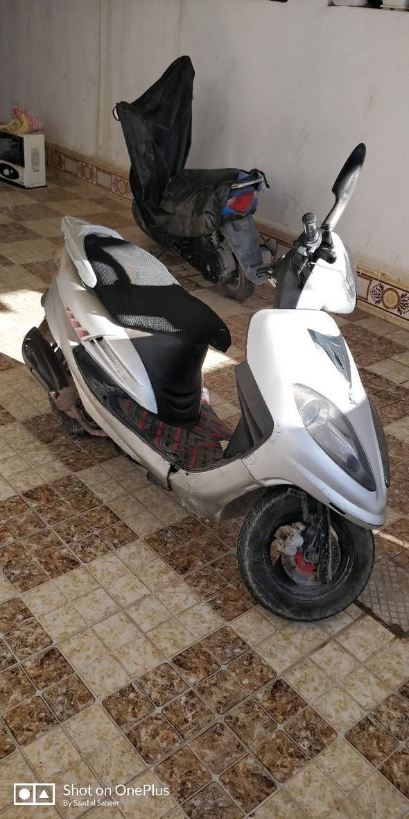 سايم ابو عيون 
شغال سلف وهندر
 محرك نظيف
 گفرات كامله بدون نقص 
المكان الرمادي 
السعر 375 وبي مجال بسيط 
للتواصل على الواتس اب 
***********
