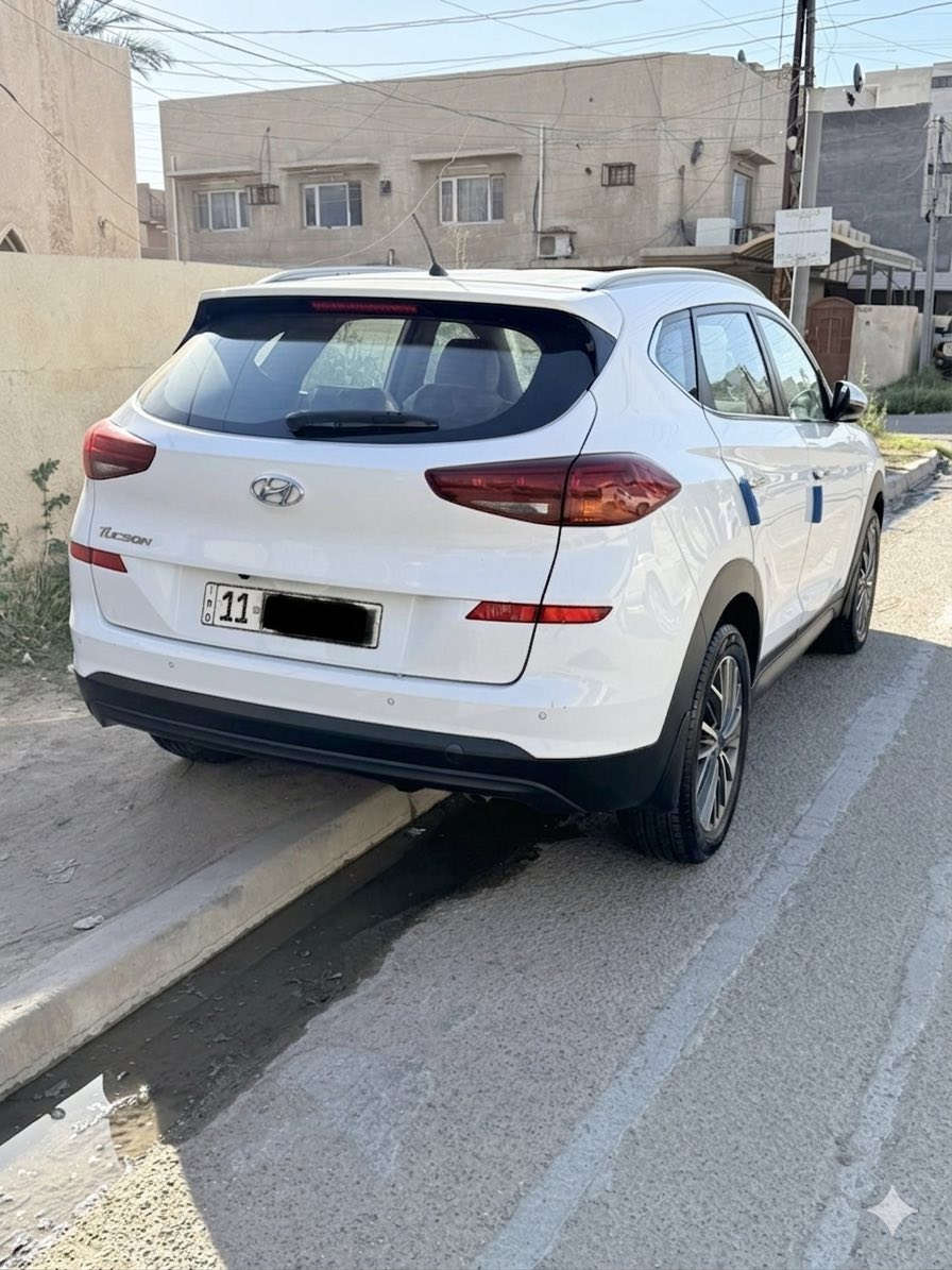 السلام عليكم 
توكسان موديل 2019 خليجي بدون صبغ ماشية 100 الف كيلو متر رقم بغداد للبيع ب 190 ورقه للاتصال ***********
