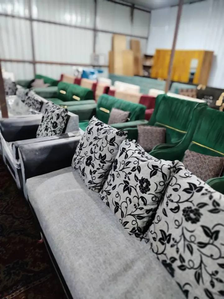 لبيع وشراء الأثاث المستعمل والجديد ومراوس كاطون الرازي قرب المجسر مقابيل الملعب شارع السايدين نشتري كافت الأثاث المنزلي ولمكتبي وغرف نوم تركي صاج عراقي للاستفسار هاتف وتس اب ***********
