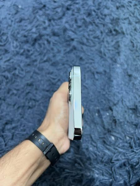 السلام عليكم ايفون ١٣ برو ماكس للبيع.                              ذاكره ٢٥٦. بطاريه ٨٨ بلادي غير مرفوعه.                              مبدل ضهر فقط. سعر ٥٥٠وبيه مجال.                                 الرقم *********** واتساب موجود
