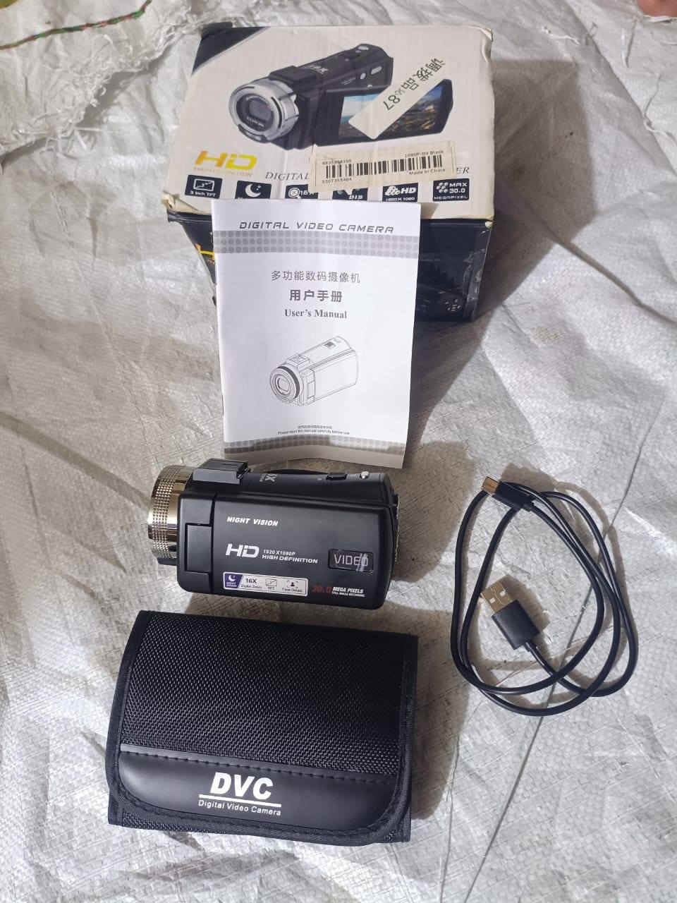 كامرة HD ديجيتال رام بكارتونتها مع كافة الملحقات واضحه بالصور
جديده بمعنى الكلمه 
السعر ٥٠ للحجز والاستفسار مراسله الصفحه


**إذا كنت صاحب هذا الإعلان وتريد حذفه لأي سبب، رجاءا أرسل رسالة إلى الدعم الفني**