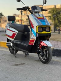 شباب دراجه شحن للبيع  نوع سكنس دراجه زيرو زيرو صارلها 20 يوم من ماخذها...