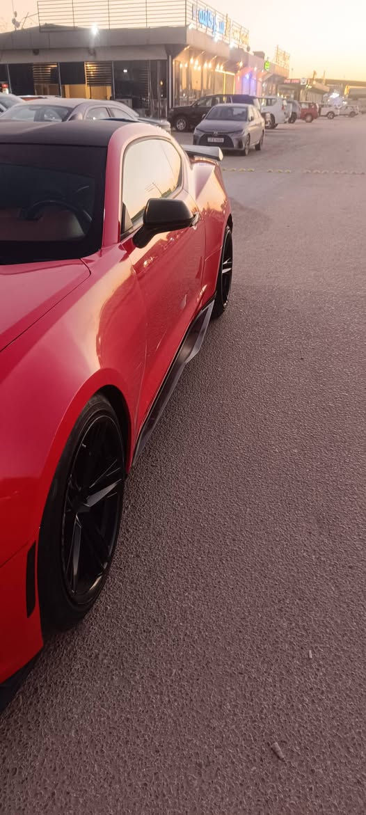 السلام عليكم كمارو 2017 مشدودلها محرك جديد 2020 كفاله گير ومحرك يرادلها فقط صبغ هذا المكان اللي بالصورة فول مواصفات تبريد ثلج الهورن ميشتغل ب 115 وبيها مجال واتساب فقط *********** مكاني نجف
