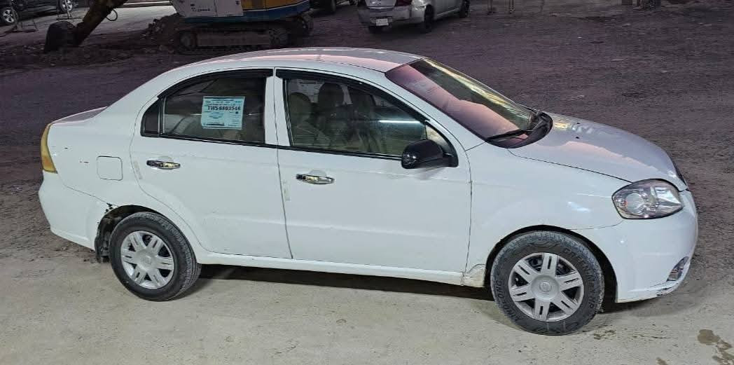 سياره اڤيو للبيع موديل 2011
محرك 1600 كير عادي 
رقم الماني (أ) صلاح الدين 
حره تحويل ثاني يوم بأسمي 
للاستفسار ***********
