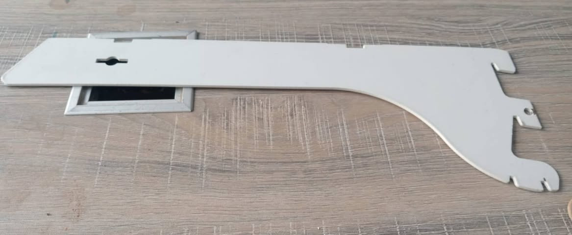 السلام عليكم
للبيع رفوف تركي ثقيل دبل مستخدم 
قياس 1م*30سم
عدد الرفوف 105 والمسطرة 7
والبراكيت 104
السعر الكلي 325 الف
بغداد ***********
